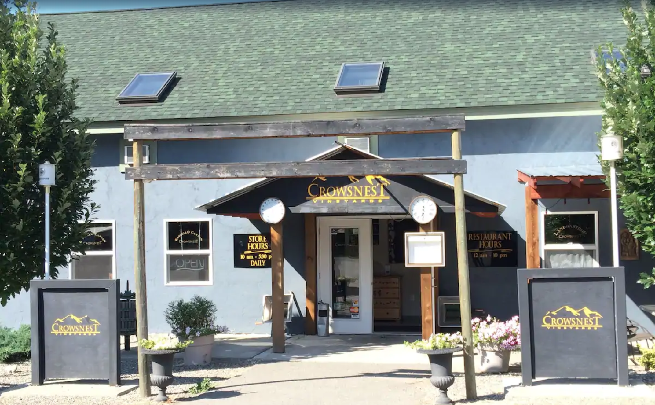Crowsnest Vineyards front entrance