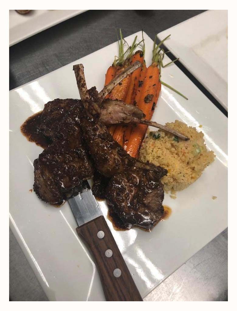 Lambshank with carrots and rice